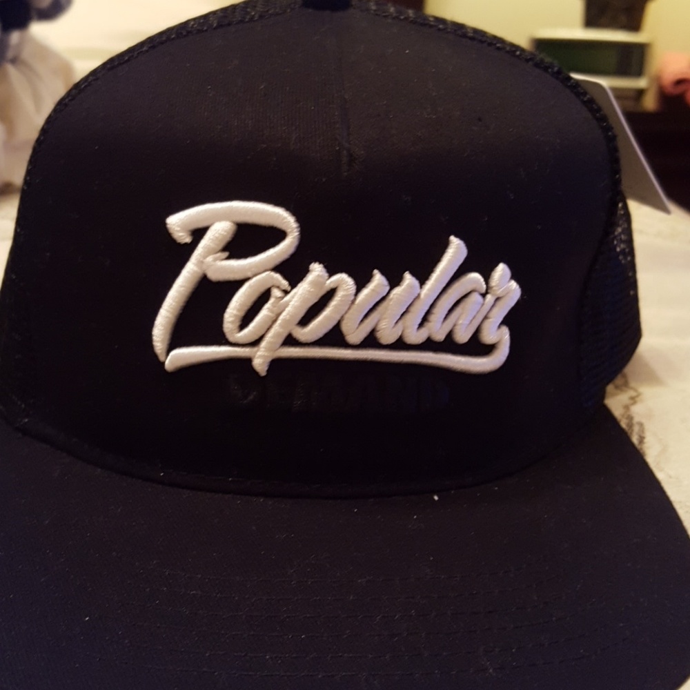 TRUCKER HAT